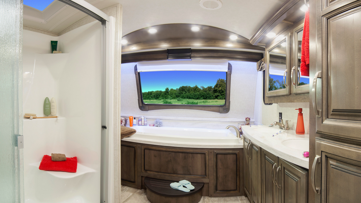 7 Best RV Shower Caddy Solutions (According To RVers)
